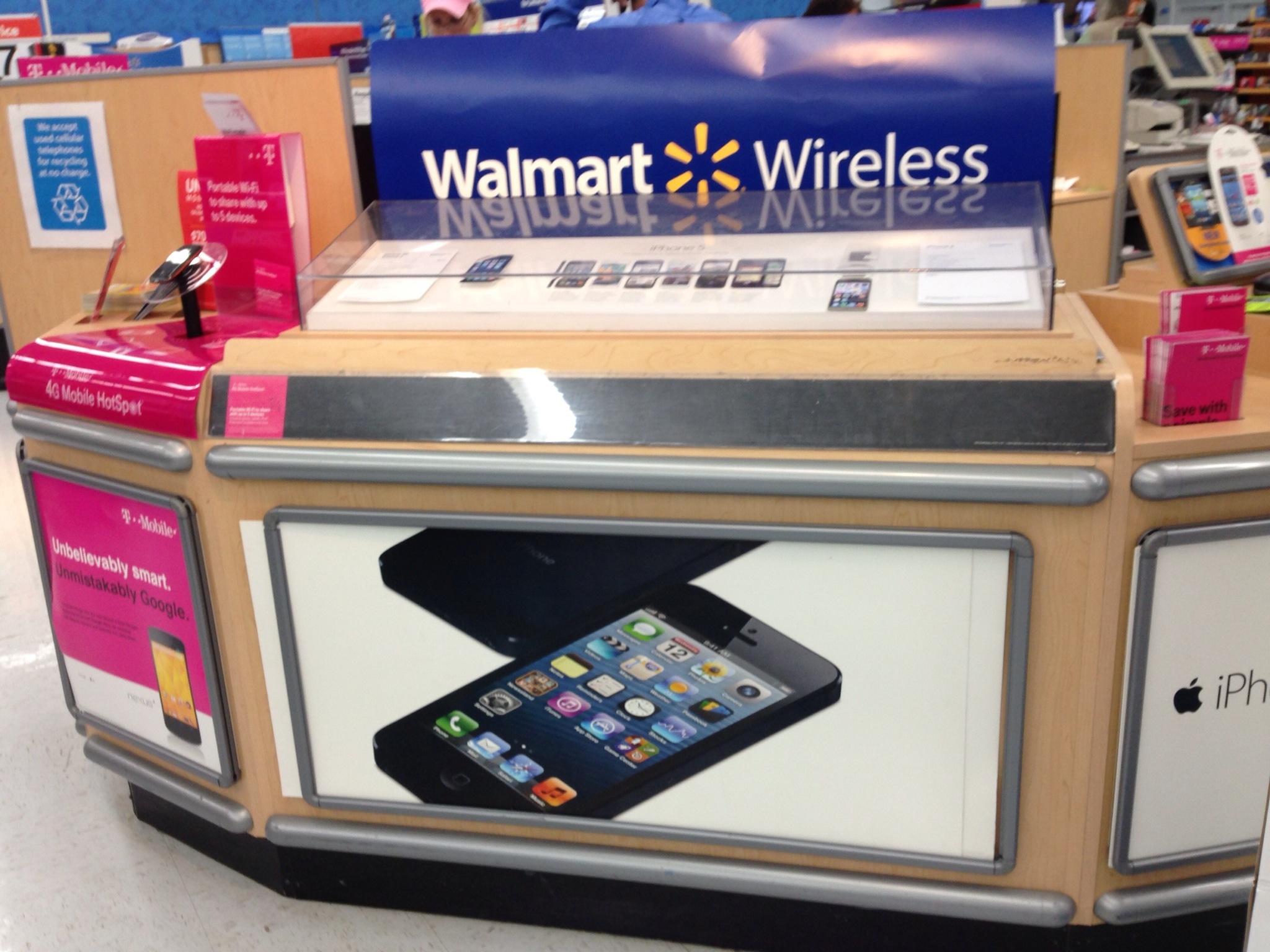 #FamilyMobileSaves You Money on Your Teen's Smartphone #shop