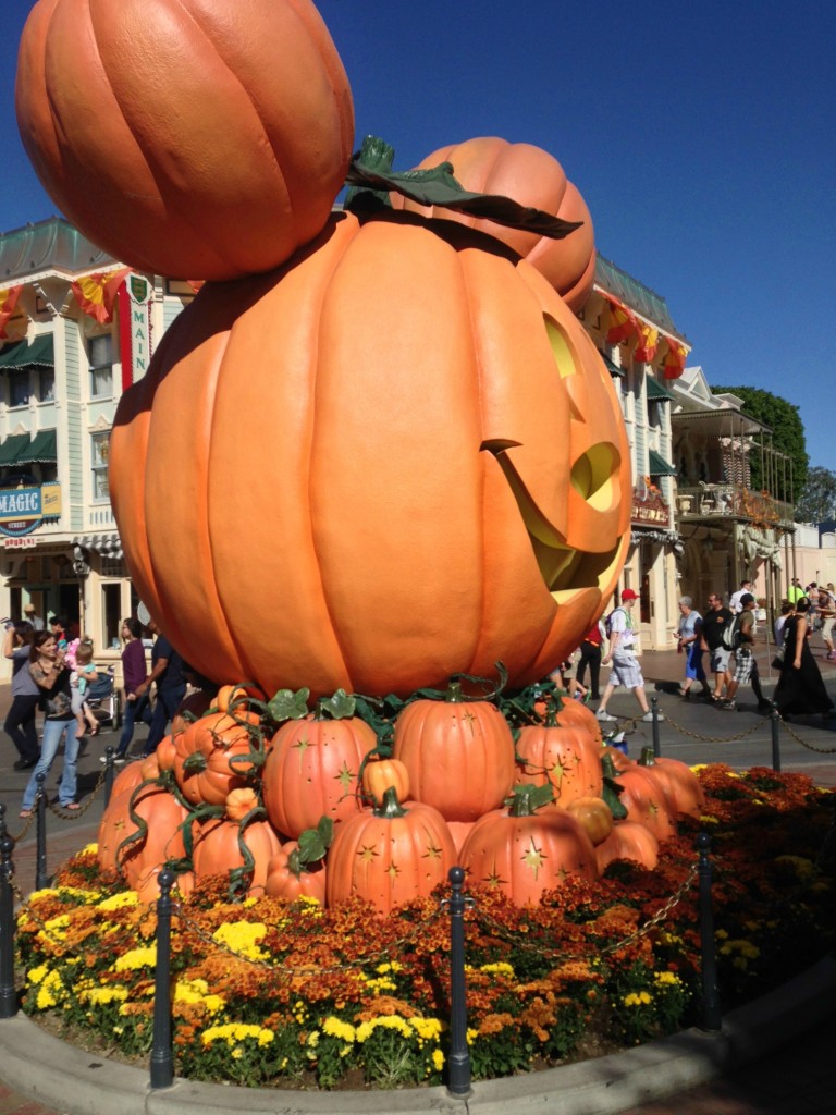 #Halloweentime at Disneyland